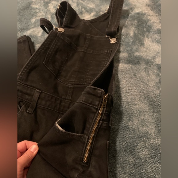 Levi’s Black overall jeans - Picture 3 of 6